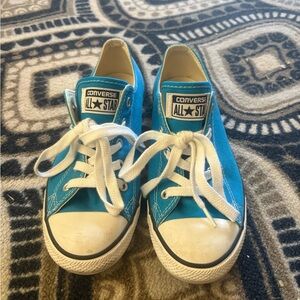 Women’s Converse Blue and White Chuck Taylor Classic Canvas Sneakers size 7